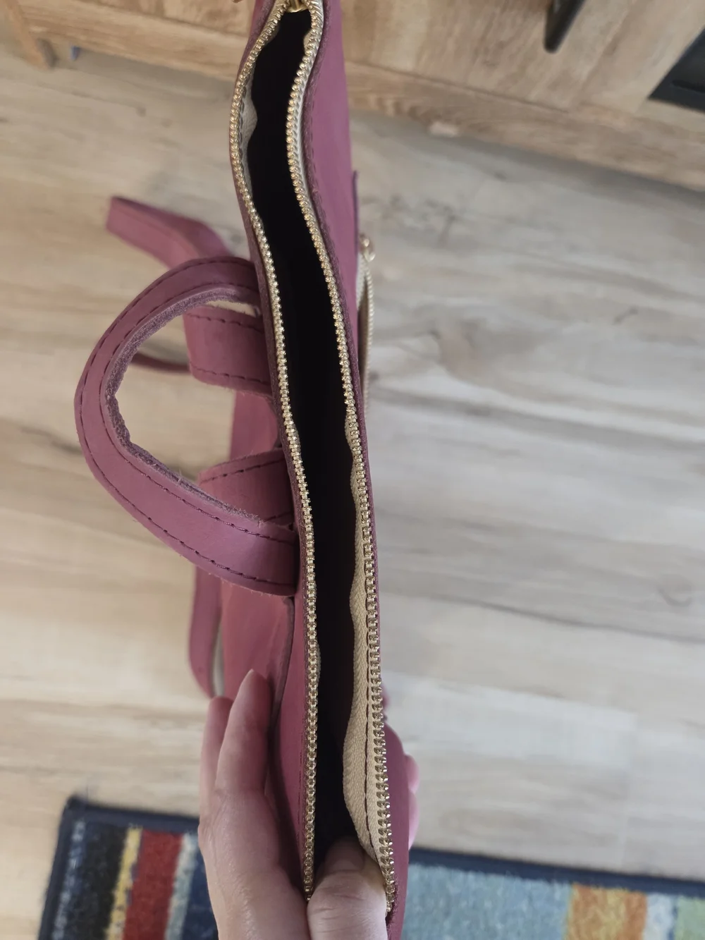 Portland Leather Mauve Leather Pouch with Gold Zipper